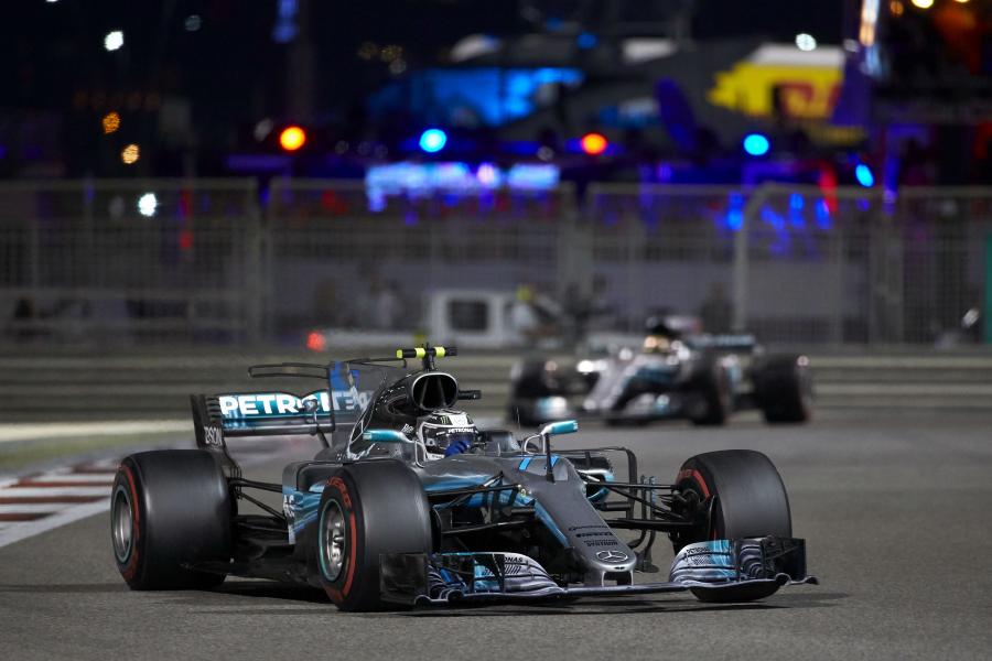  Mercedes-AMG F1 W08 EQ Power+ 2017 года  (фото 39 из 44)